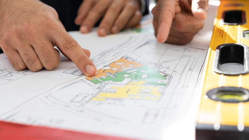 construction worker notes on job facilities