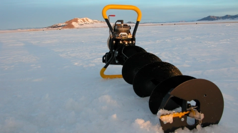 Handheld Augers: Portable Tools for Efficient Drilling in Soil and Ice